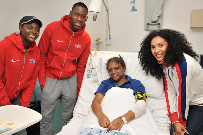 Team GB athletes spread Christmas cheer to young patients